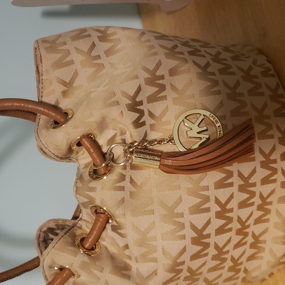 LOW STARTMK Ladies Shoulder Bag Signature Style Gold And Brown Tone - Picture 3 of 12